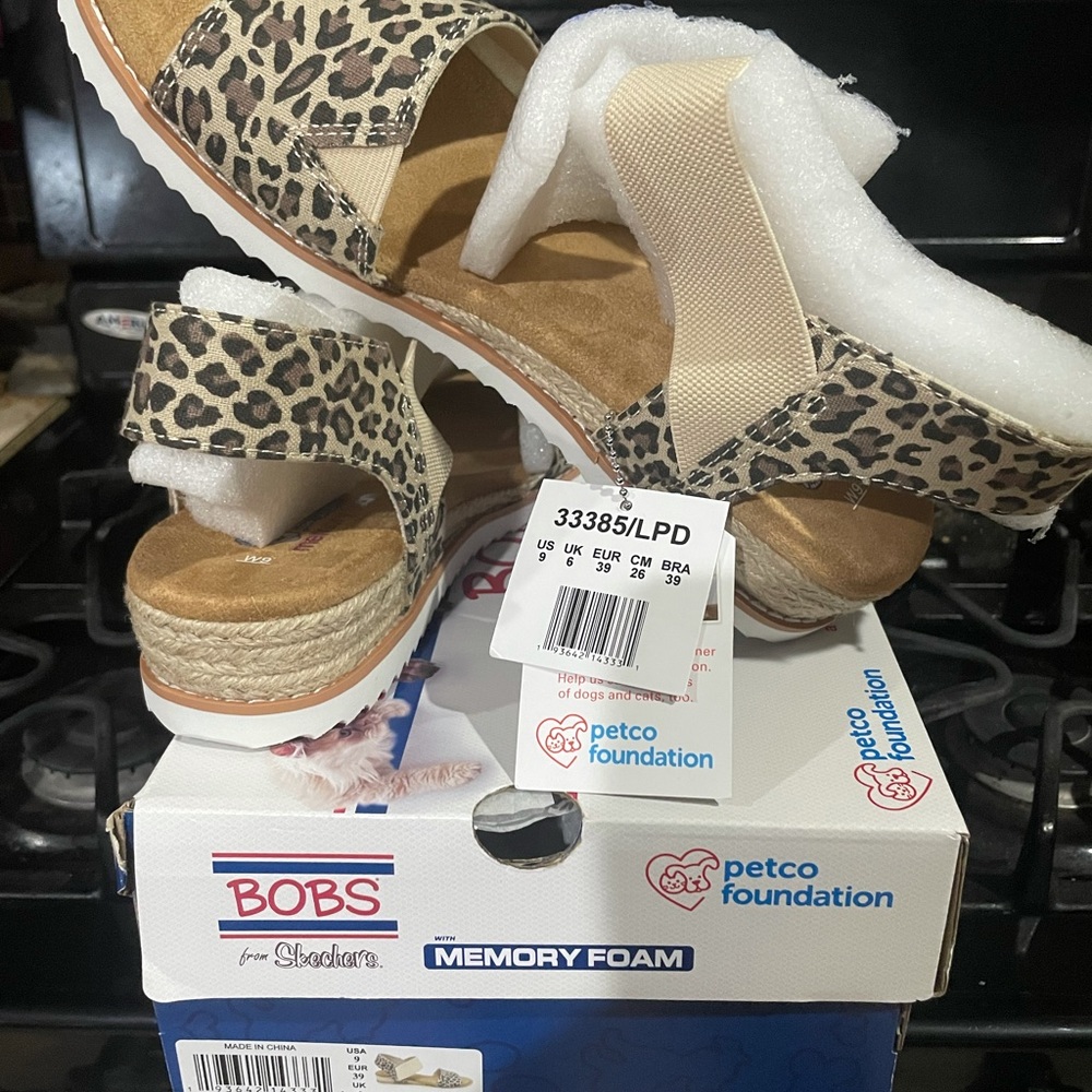 New in box Leopard Print Sandals